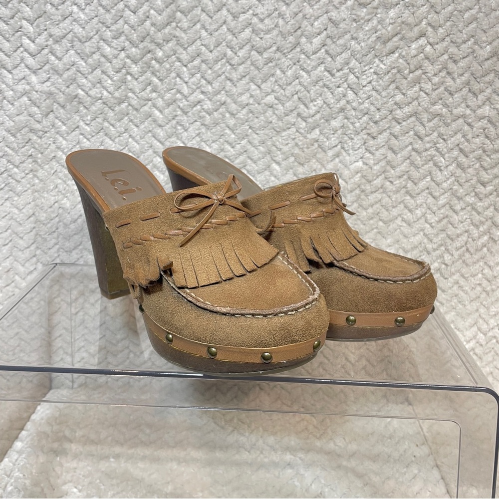 LEI Tan Faux Suede Fringe Studded‎ Platform Mule Size 8 90s Boho Chic Y2K